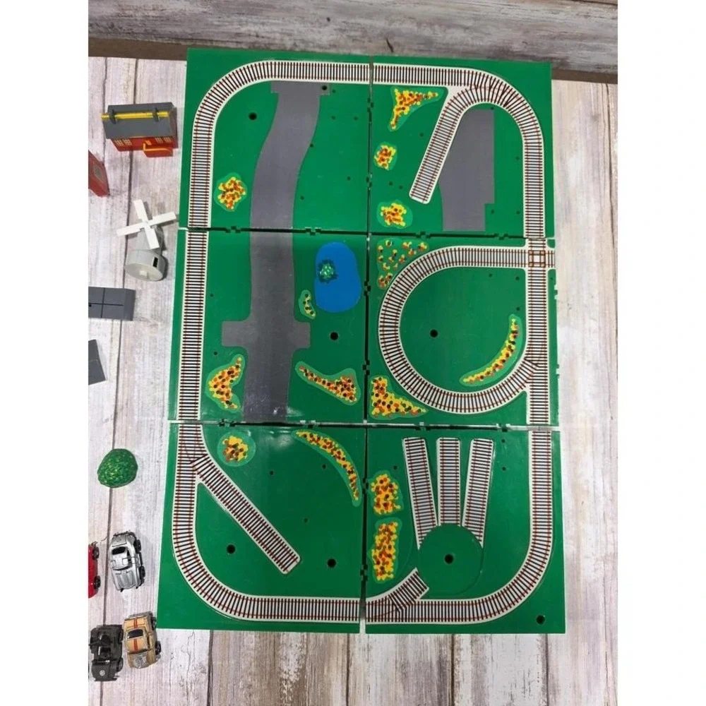 ERTL USA‎ Train Track Building Blocks Set with Vehicles and Accessories